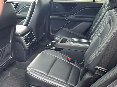 Used 2025 Lincoln Aviator Reserve w/ Jet Appearance Package AWD/4WD image 29