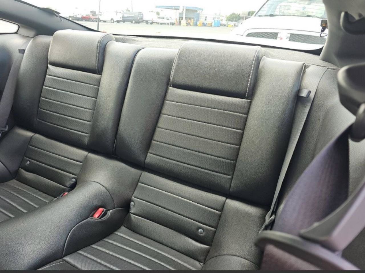 Used 2010 Ford Mustang GT RWD image 10
