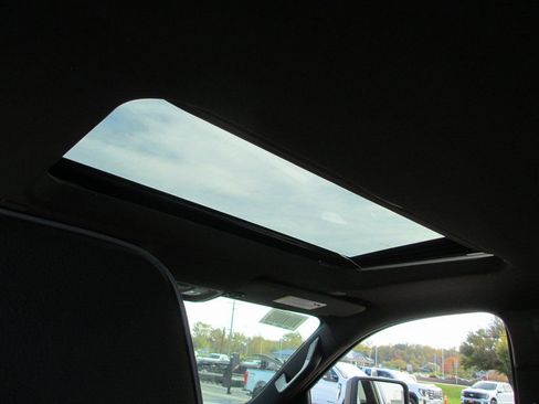 New 2026 GMC Sierra 3500 Denali w/ Denali Reserve Package AWD/4WD image 15