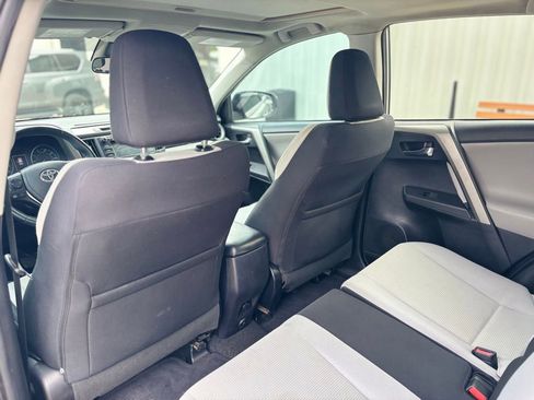 Used 2017 Toyota RAV4 XLE image 17