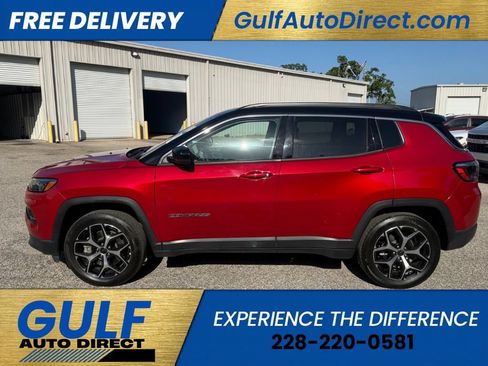 Used 2025 Jeep Compass Limited AWD/4WD image 4