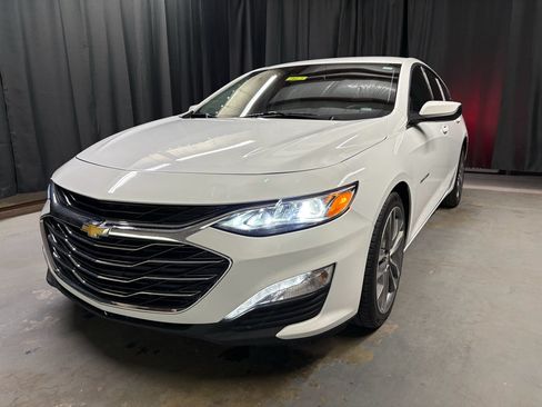 Used 2024 Chevrolet Malibu LT FWD image 1