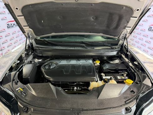 Used 2020 Jeep Cherokee Trailhawk AWD/4WD image 57