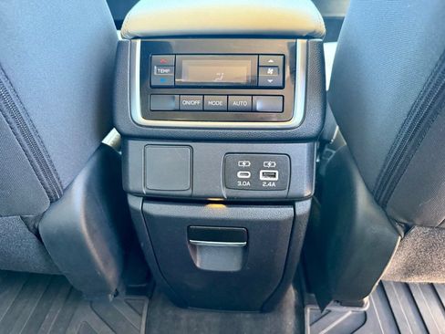 Used 2025 Subaru Ascent Premium AWD/4WD image 24