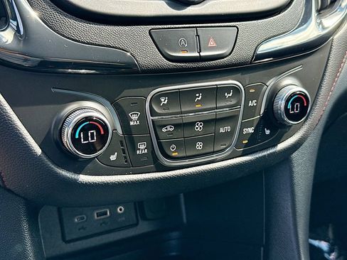 Used 2023 Chevrolet Equinox RS FWD image 15