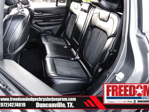 Used 2024 Jeep Grand Cherokee Altitude image 14