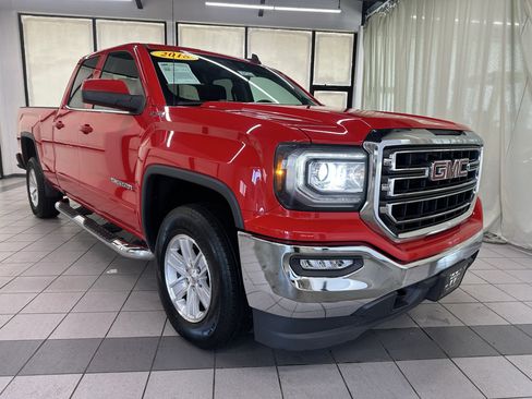 Used 2018 GMC Sierra 1500 SLE w/ SLE Value Package AWD/4WD image 2