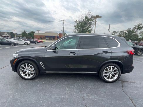 Used 2022 BMW X5 xDrive40i w/ Premium Package AWD/4WD image 3