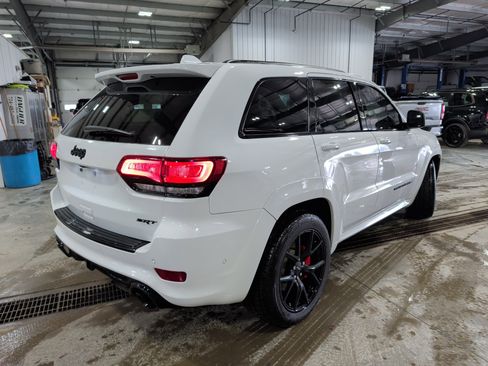 Used 2019 Jeep Grand Cherokee SRT image 3