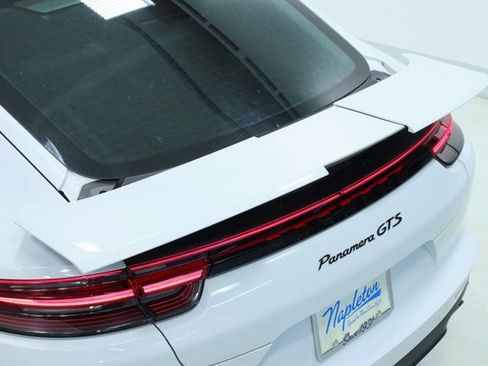 Used 2020 Porsche Panamera GTS image 9