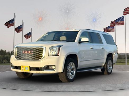 Used 2019 GMC Yukon XL Denali w/ Open Road Package AWD/4WD image 2