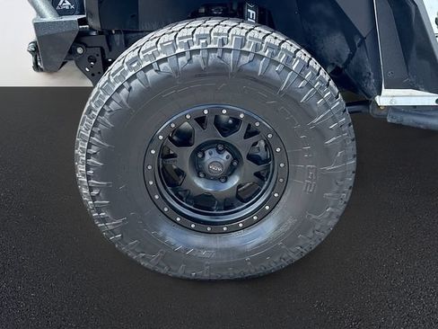 Used 2023 Jeep Gladiator Sport AWD/4WD image 30