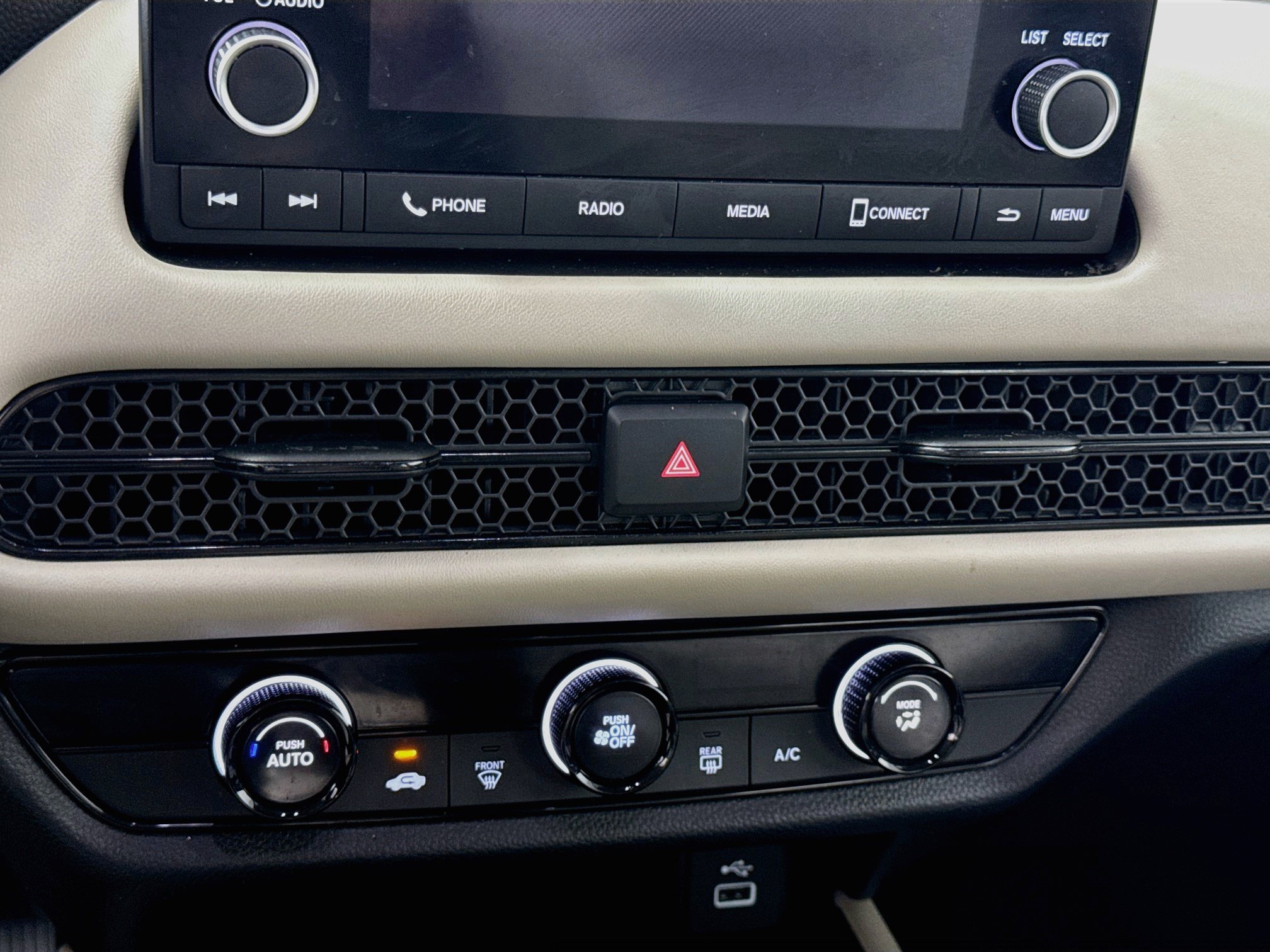 Used 2023 Honda HR-V LX image 14