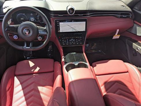 Used 2025 Maserati Grecale Modena AWD/4WD image 18