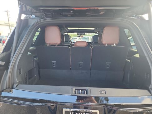 New 2026 Lincoln Navigator Reserve AWD/4WD image 18