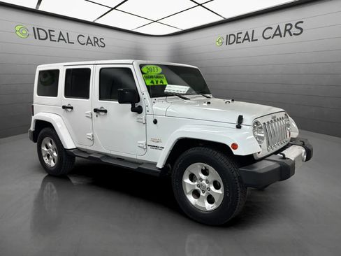 Used 2013 Jeep Wrangler Unlimited Sahara w/ Connectivity Group AWD/4WD image 3