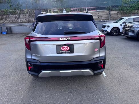 Used 2025 Kia Seltos S AWD/4WD image 5