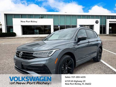Certified 2024 Volkswagen Tiguan SE R-Line FWD image 1