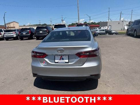 Used 2022 Toyota Camry LE image 4