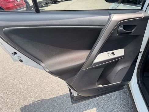 Used 2018 Toyota RAV4 LE w/ Carpet Mat Package FWD image 15