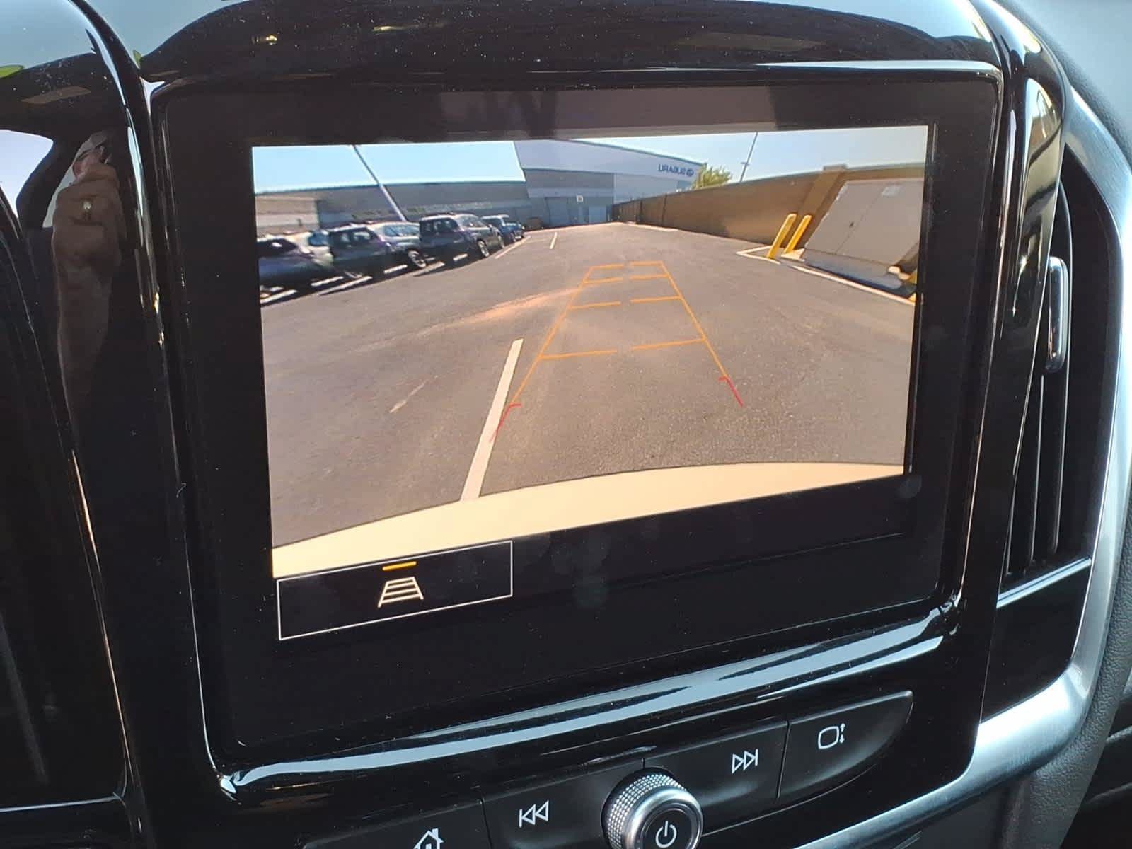Used 2023 Chevrolet Traverse LT FWD image 36