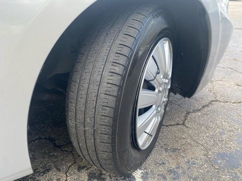 Used 2015 Hyundai Accent GLS FWD image 21