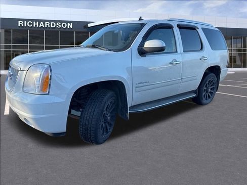 Used 2011 GMC Yukon Denali image 4