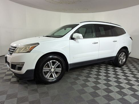 Used 2017 Chevrolet Traverse LT FWD image 22