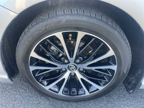 Used 2019 Toyota Camry SE image 18