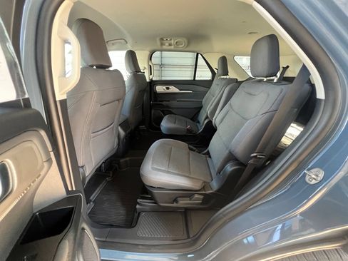 Used 2026 Ford Explorer Active AWD/4WD image 17