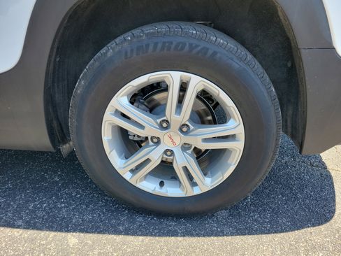 Used 2019 GMC Terrain SLE w/ Driver Convenience Package FWD image 27
