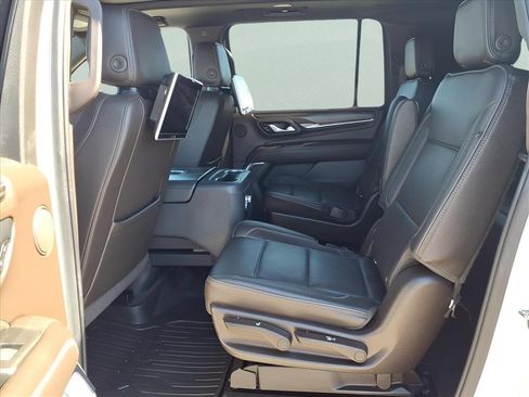 Used 2022 GMC Yukon XL Denali image 19
