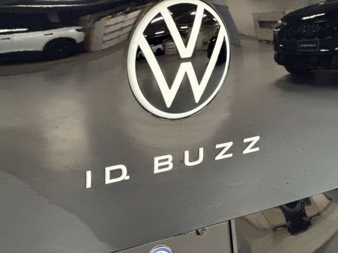 New 2025 Volkswagen ID. Buzz Pro S RWD image 26