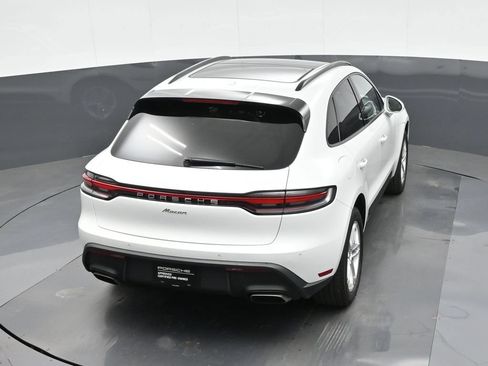 Certified 2023 Porsche Macan AWD/4WD image 29