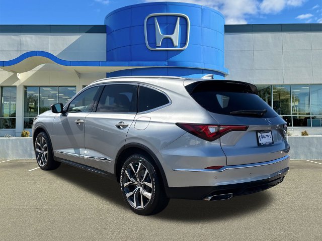 Used 2023 Acura MDX w/ Technology Package AWD/4WD image 4