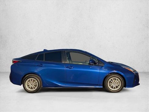 Used 2016 Toyota Prius Three image 4