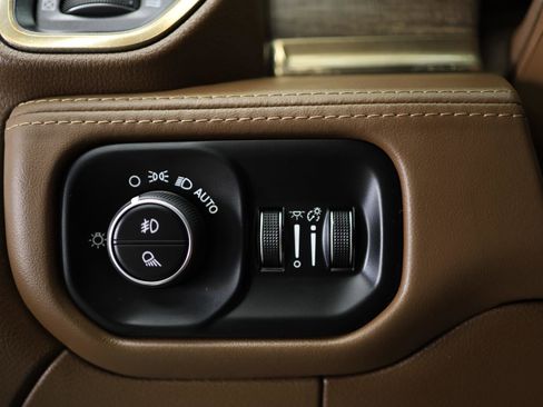 Used 2024 RAM 3500 Limited image 46