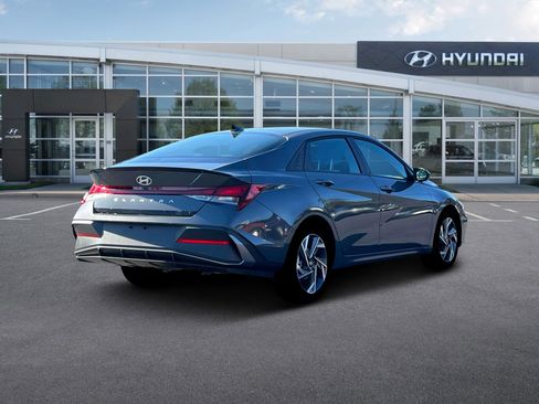 New 2025 Hyundai Elantra Sport image 7