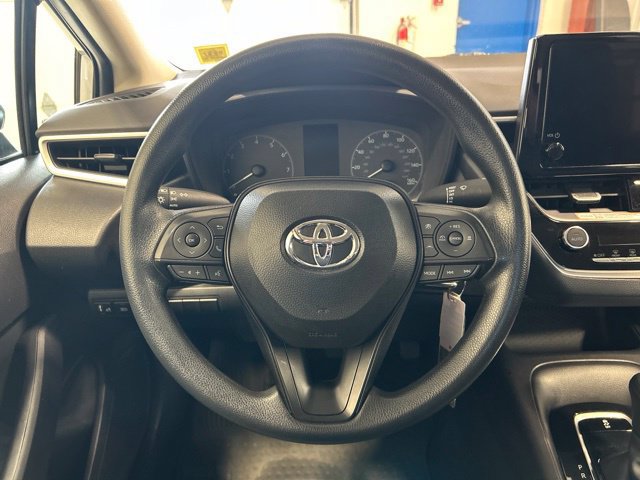 Used 2025 Toyota Corolla LE FWD image 14