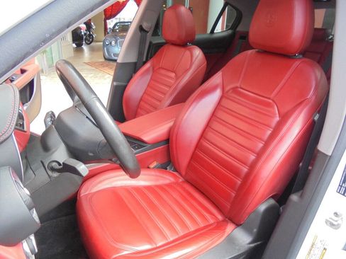 Used 2019 Alfa Romeo Stelvio Ti Lusso w/ Quick Order Package 22X Lusso image 16