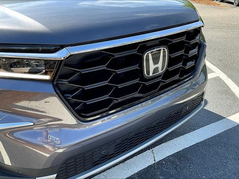 Certified 2025 Honda Pilot Touring image 30