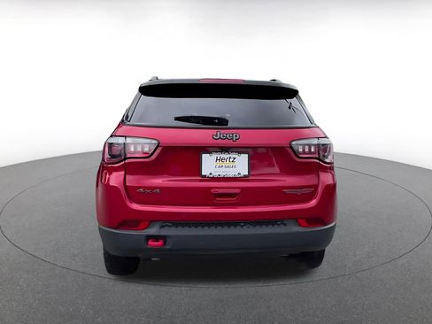 Used 2025 Jeep Compass Trailhawk AWD/4WD image 12