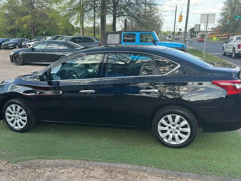 Used 2019 Nissan Sentra S image 5