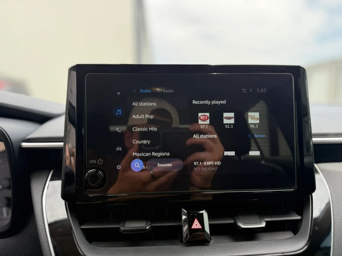 Used 2024 Toyota Corolla LE FWD image 30