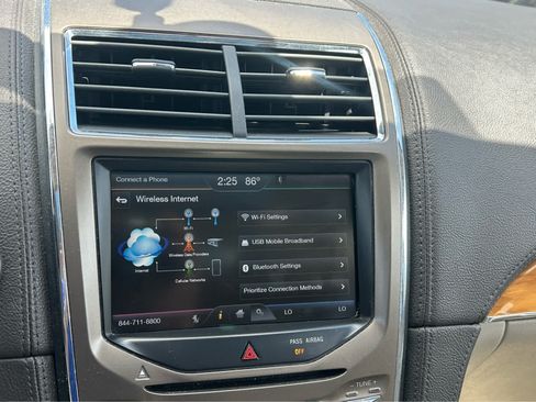 Used 2015 Lincoln MKX FWD w/ Equipment Group 102A image 42