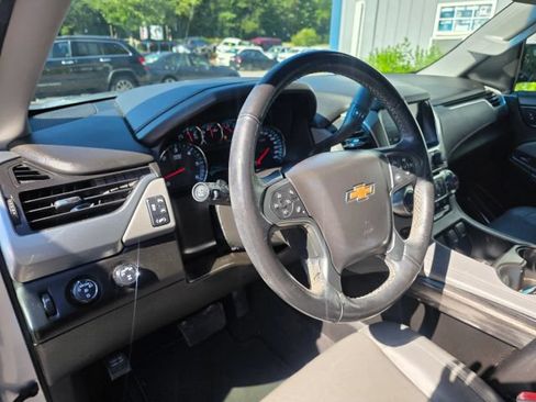 Used 2019 Chevrolet Tahoe LT w/ LT Signature Package AWD/4WD image 13