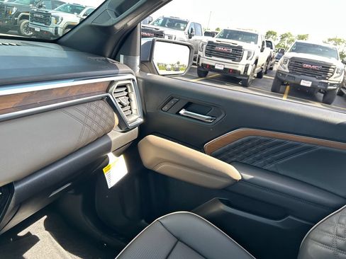 New 2026 GMC Canyon Denali AWD/4WD image 29