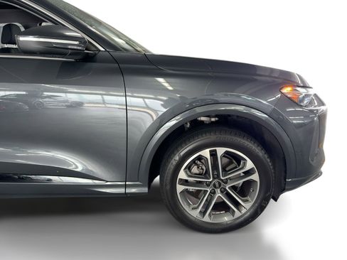 Certified 2025 Audi Q5 Premium w/ Convenience Package image 12