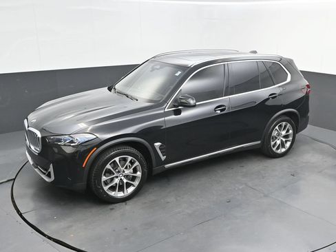 Certified 2025 BMW X5 sDrive40i w/ Climate Comfort Package RWD image 34