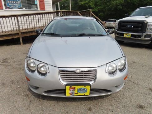 Used 2004 Chrysler 300M FWD image 3